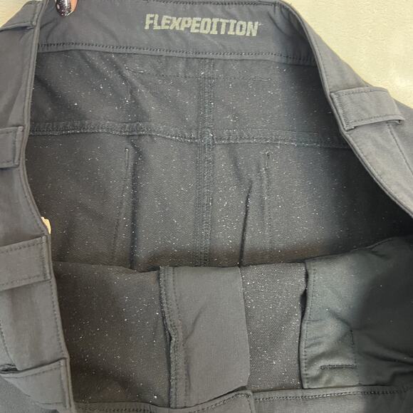 Duluth Flexpedition Pants Mens 40x32 Black Cargo Tech Relaxed Fit Outdoor Hiking - Picture 9 of 12